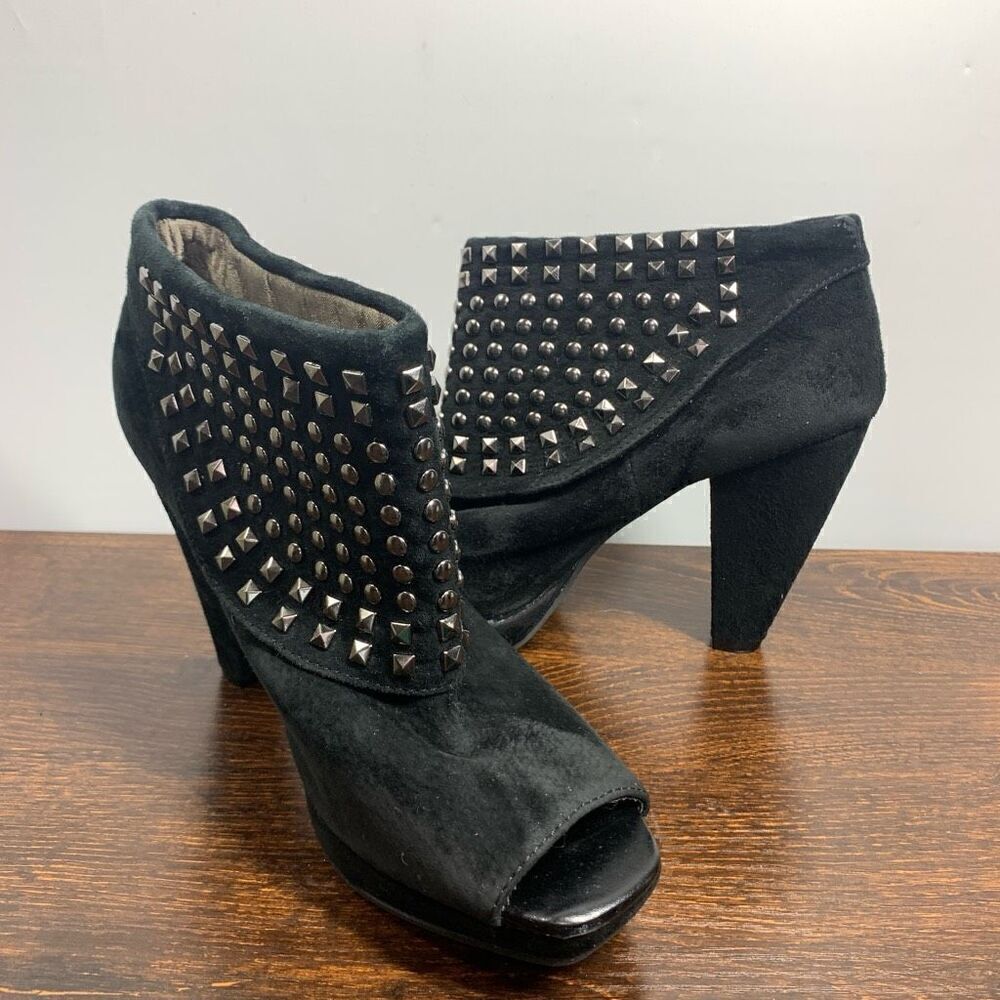Kenneth Cole Women's Slip On Studded Heeled Ankle Boots Black Size 7.5